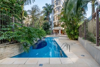 Apartamento com 257m² e 3 dormitórios, 2 suítes, 4 vagas no bairro Bela Vista em Porto Alegre para Comprar