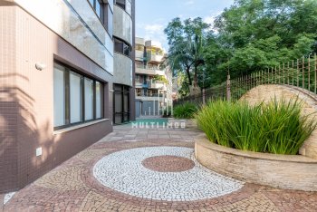 Apartamento com 257m² e 3 dormitórios, 2 suítes, 4 vagas no bairro Bela Vista em Porto Alegre para Comprar