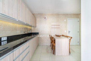 Apartamento com 106m² e 3 dormitórios, 1 suíte, 1 vaga no bairro Menino Deus em Porto Alegre para Comprar