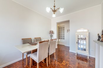 Apartamento com 106m² e 3 dormitórios, 1 suíte, 1 vaga no bairro Menino Deus em Porto Alegre para Comprar