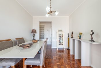 Apartamento com 106m² e 3 dormitórios, 1 suíte, 1 vaga no bairro Menino Deus em Porto Alegre para Comprar