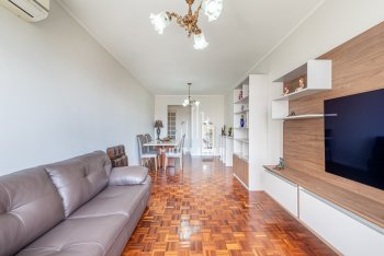 Apartamento com 106m² e 3 dormitórios, 1 suíte, 1 vaga no bairro Menino Deus em Porto Alegre para Comprar