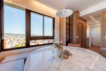 Apartamento com 74m² e 2 dormitórios, 2 suítes, 1 vaga no bairro Santa Cecília em Porto Alegre para Comprar