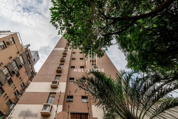 Apartamento com 79m² e 2 dormitórios, 1 suíte, 2 vagas no bairro Higienópolis em Porto Alegre para Comprar