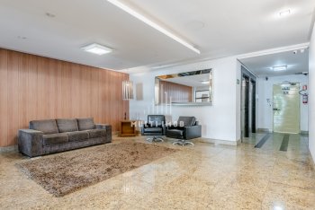 Apartamento com 79m² e 2 dormitórios, 1 suíte, 2 vagas no bairro Higienópolis em Porto Alegre para Comprar