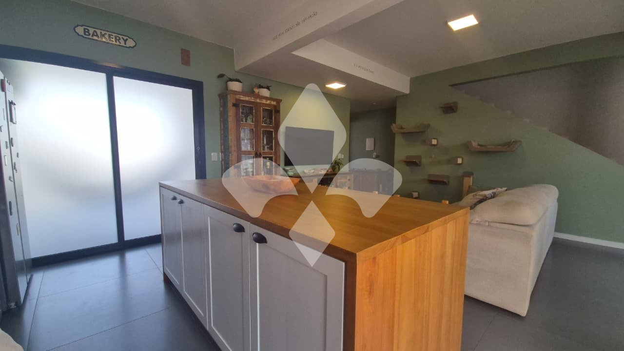 Casa com 104m², 3 dormitórios, 2 suítes, 2 vagas no bairro Ambrósio em Garopaba para Comprar