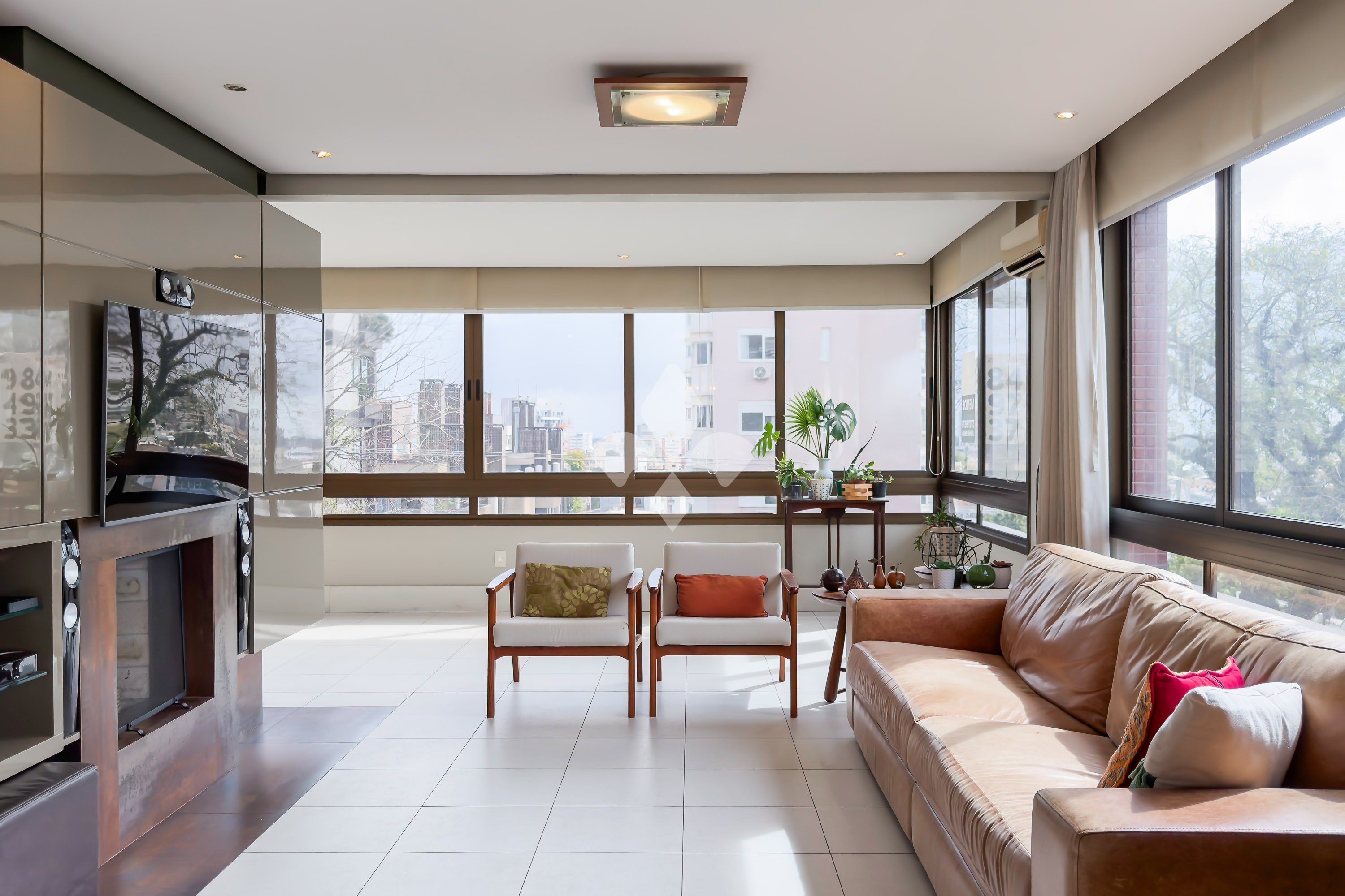 Apartamento com 173m², 3 dormitórios, 3 suítes, 3 vagas no bairro São João em Porto Alegre para Comprar