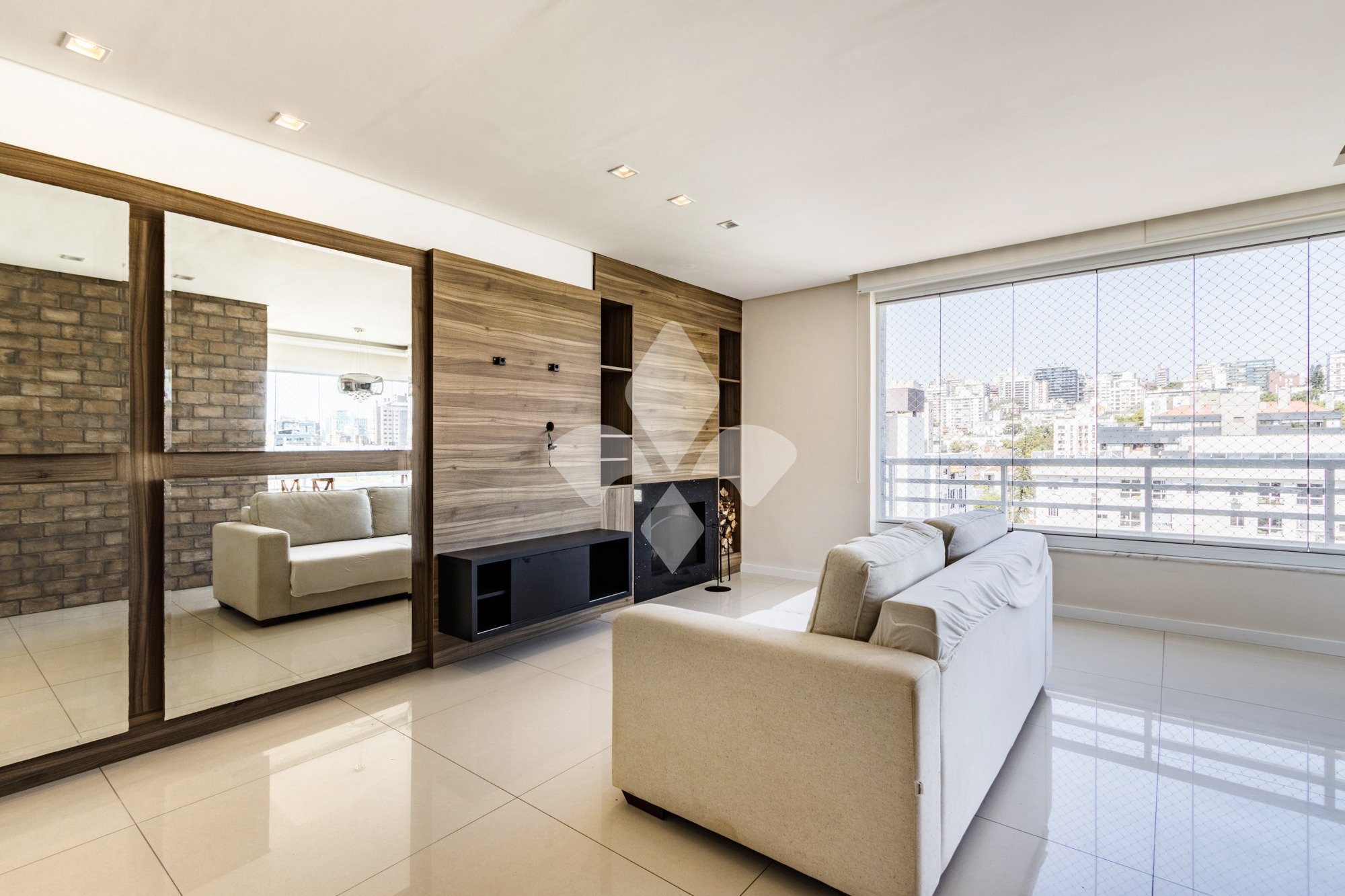 Apartamento com 93m², 2 dormitórios, 1 suíte, 2 vagas no bairro Auxiliadora em Porto Alegre para Comprar