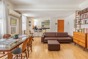 Apartamento com 3 dormitórios em Porto Alegre no bairro Bom Fim