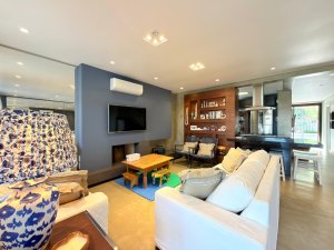 Casa em Condomínio com 230m², 4 dormitórios, 4 suítes, 2 vagas, Condomínio Rossi  Atlântida em Xangri-Lá