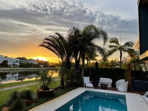 Casa em Condomínio com 550m², 5 dormitórios, 3 suítes, 2 vagas, Condomínio Bosques de Atlântida em Xangri-Lá