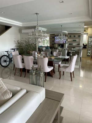 Casa em Condomínio com 550m², 5 dormitórios, 3 suítes, 2 vagas, Condomínio Bosques de Atlântida em Xangri-Lá