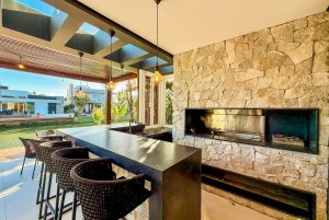 Casa em Condomínio com 265m², 5 dormitórios, 5 suítes, 2 vagas, Condomínio Malibu Beach Residence em Xangri-Lá