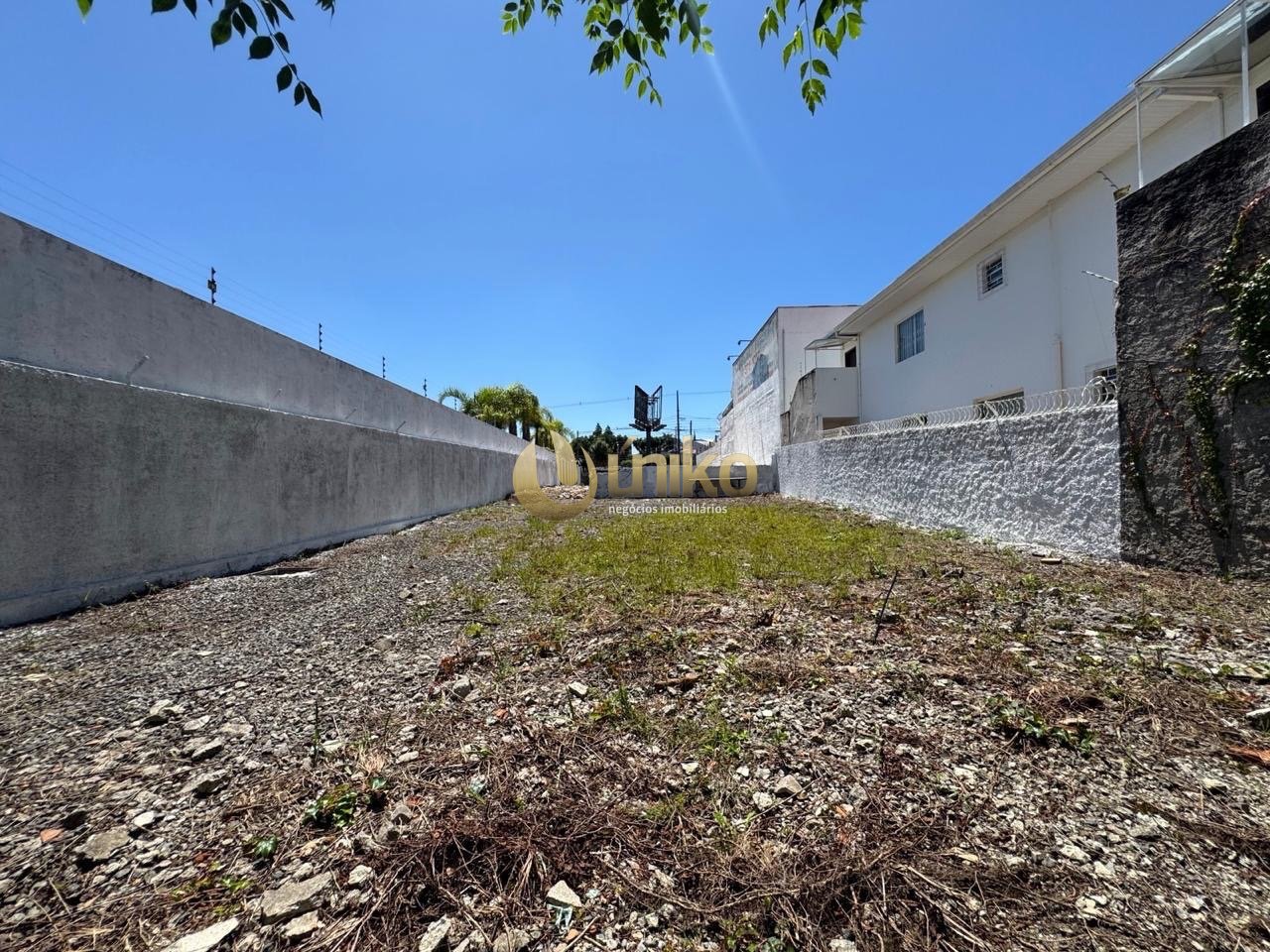 Terreno comercial na Avenida das Torres