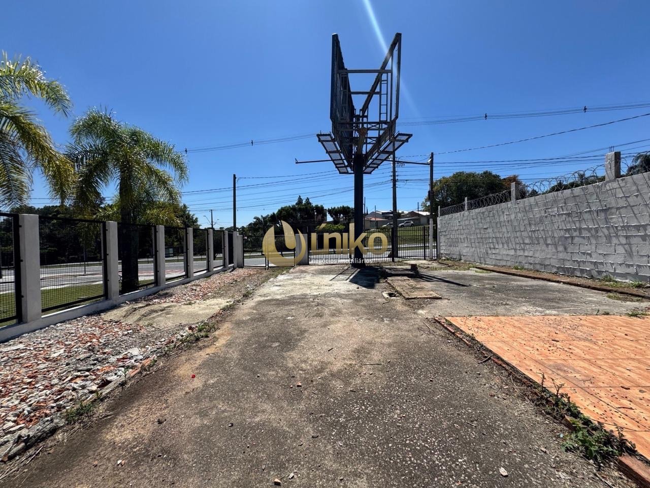Terreno comercial na Avenida das Torres