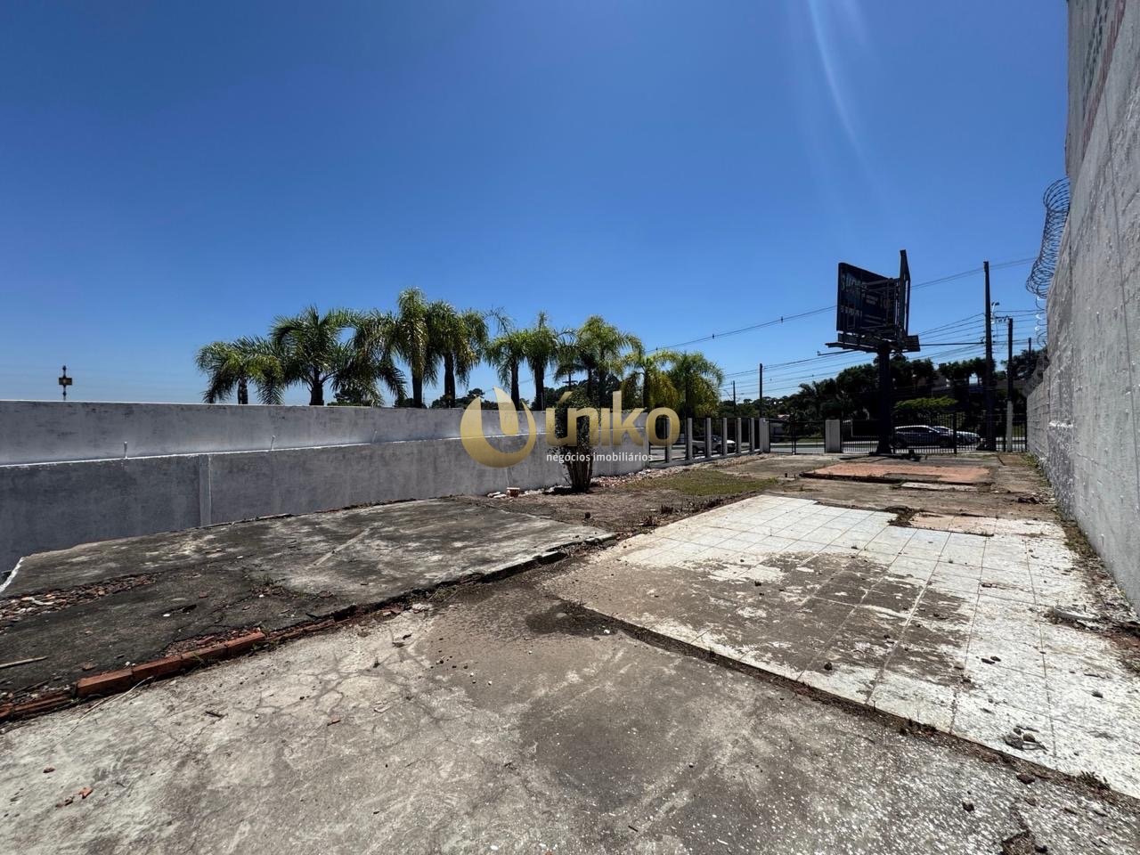 Terreno comercial na Avenida das Torres