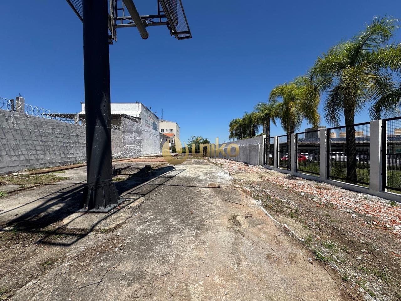 Terreno comercial na Avenida das Torres