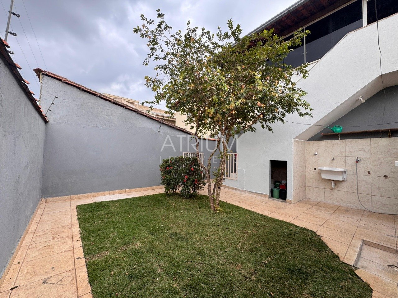 CASA GEMINADA -2 QUARTOS- COM TERRAÇO